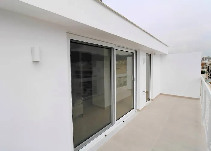 Beautiful And Cosy Rooftop Studio - Fantastic View, Next To Athens Tower